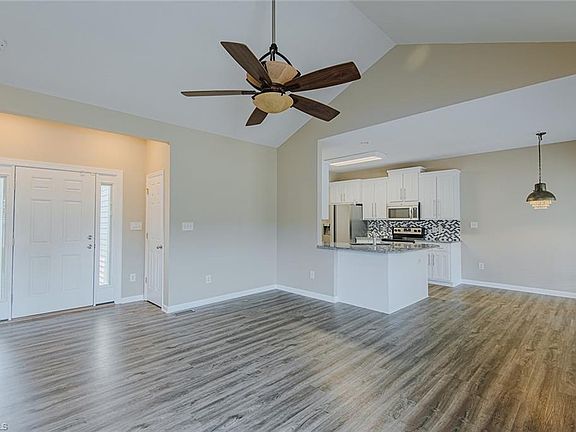 4th image of 501 Casey Ln