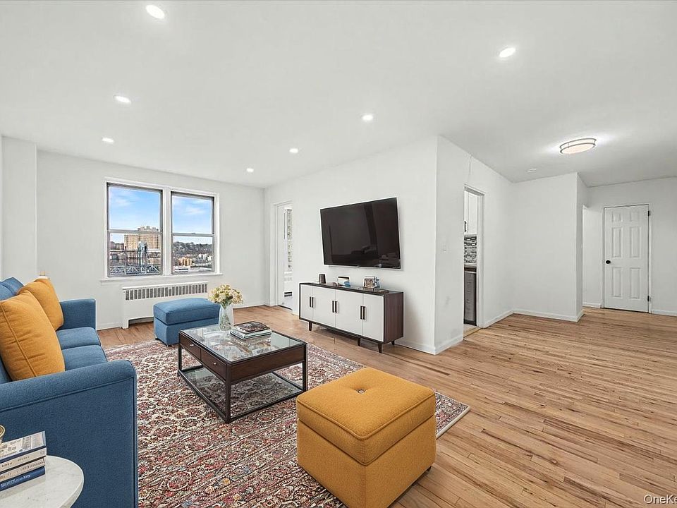 1st image of 2630 Kingsbridge Terrace #5X