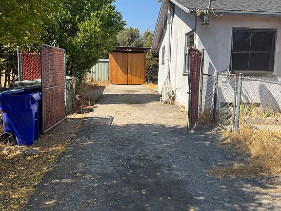 2nd image of 621 W Vernon Dr