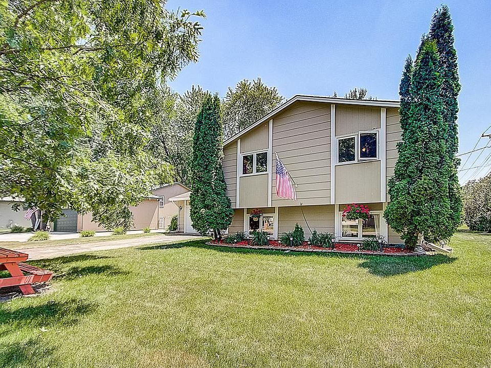 1st image of 1800 86th Ln NE