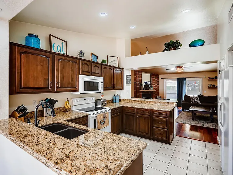 8553 W Joan De Arc Ave — Photo 5