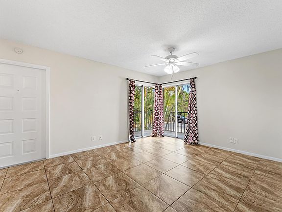 3rd image of 1840 Fairview Villas Drive #3
