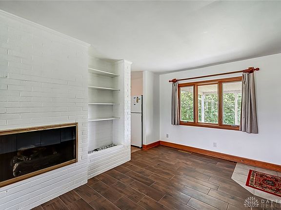 3rd image of 846 Fairacres Dr