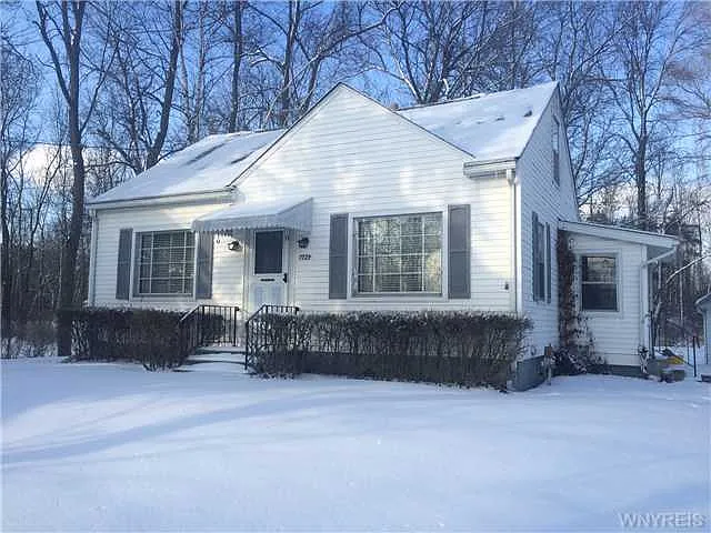 7729 Akron Rd photo 1