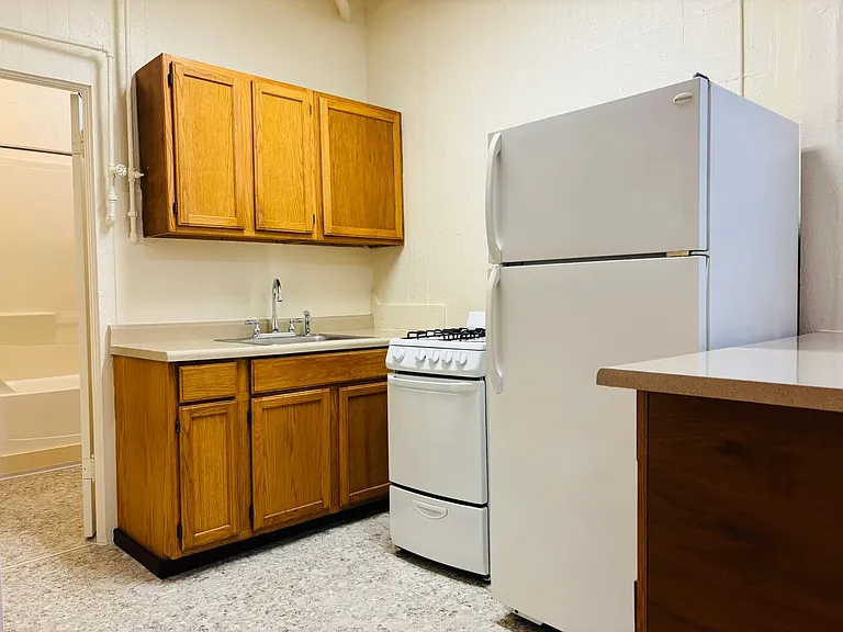Baker Apartments — Photo 6