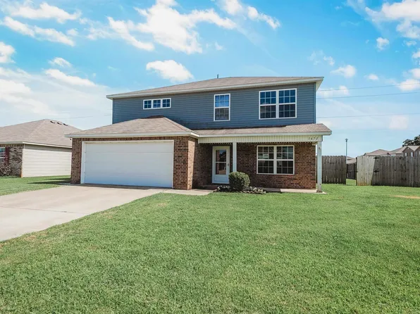 1671 Scotland Dr, Centerton, AR 72719