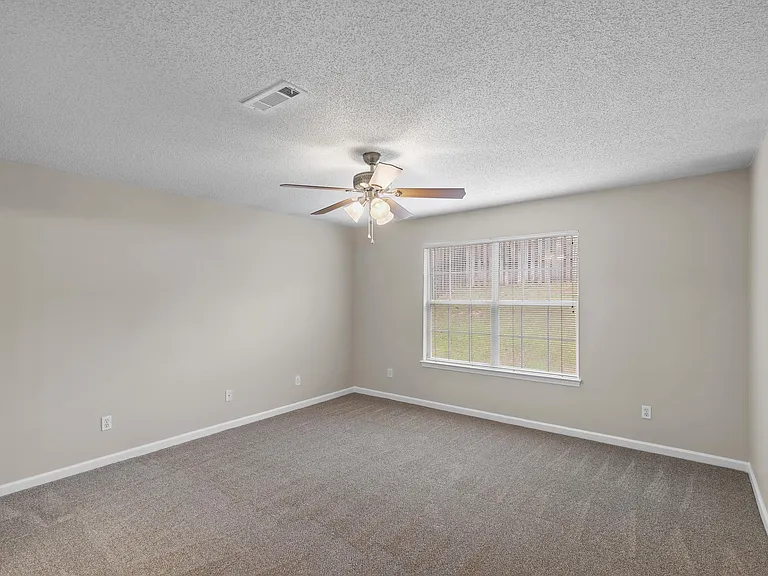 110 Creeke Ln — Photo 12