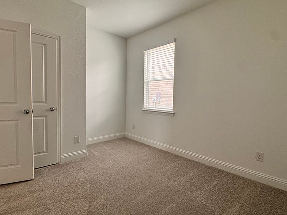 4th image of 1413 Mustang Canyon Dr