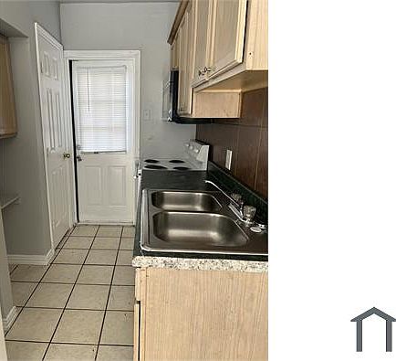 4th image of 1830 N Fitzhugh Ave APT C