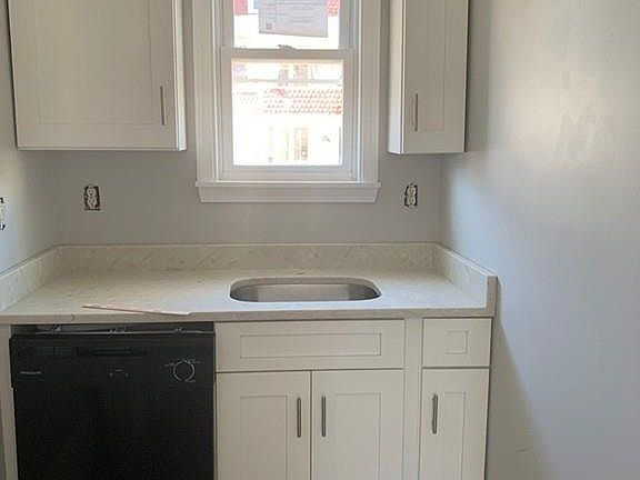 5th image of 35-37 Massachusetts Ave #1