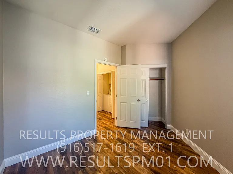 4025 Lowdan Ct — Photo 25
