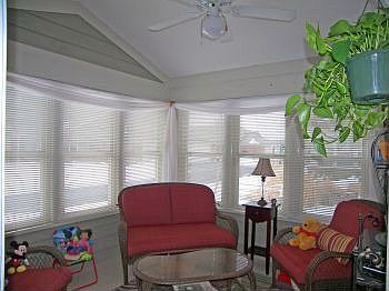 5th image of 401 Charlescarn Dr