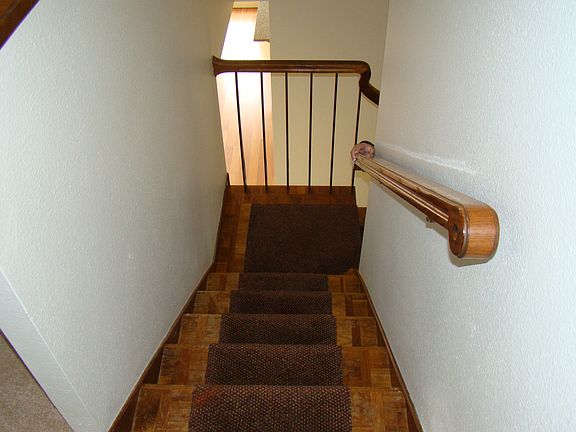 2nd image of 702 NE 152nd Ave