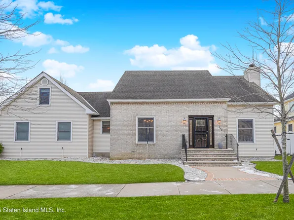 232 Mace St, Staten Island, NY 10306