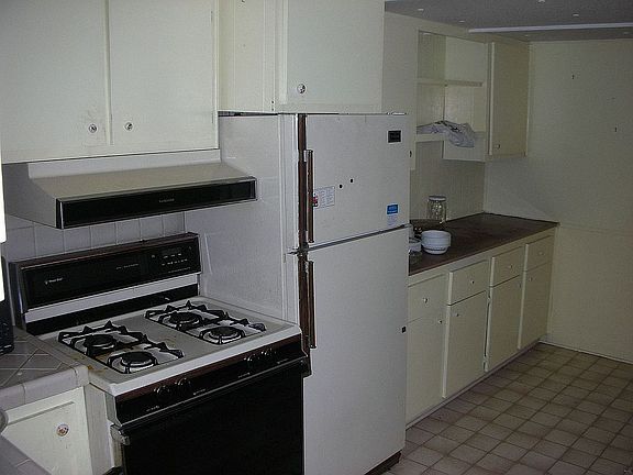 5th image of 830 San Francisco Dr