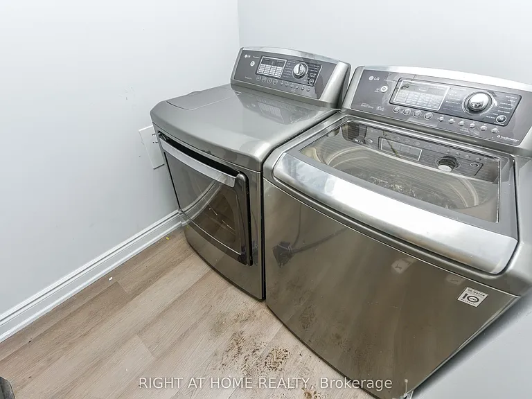 82 Elmcrest Dr — Photo 22
