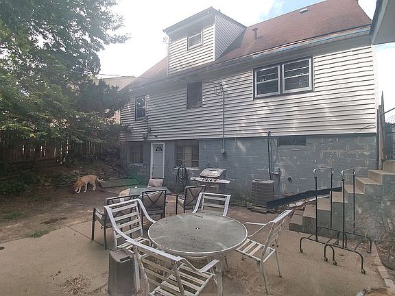 04 Back patio 2