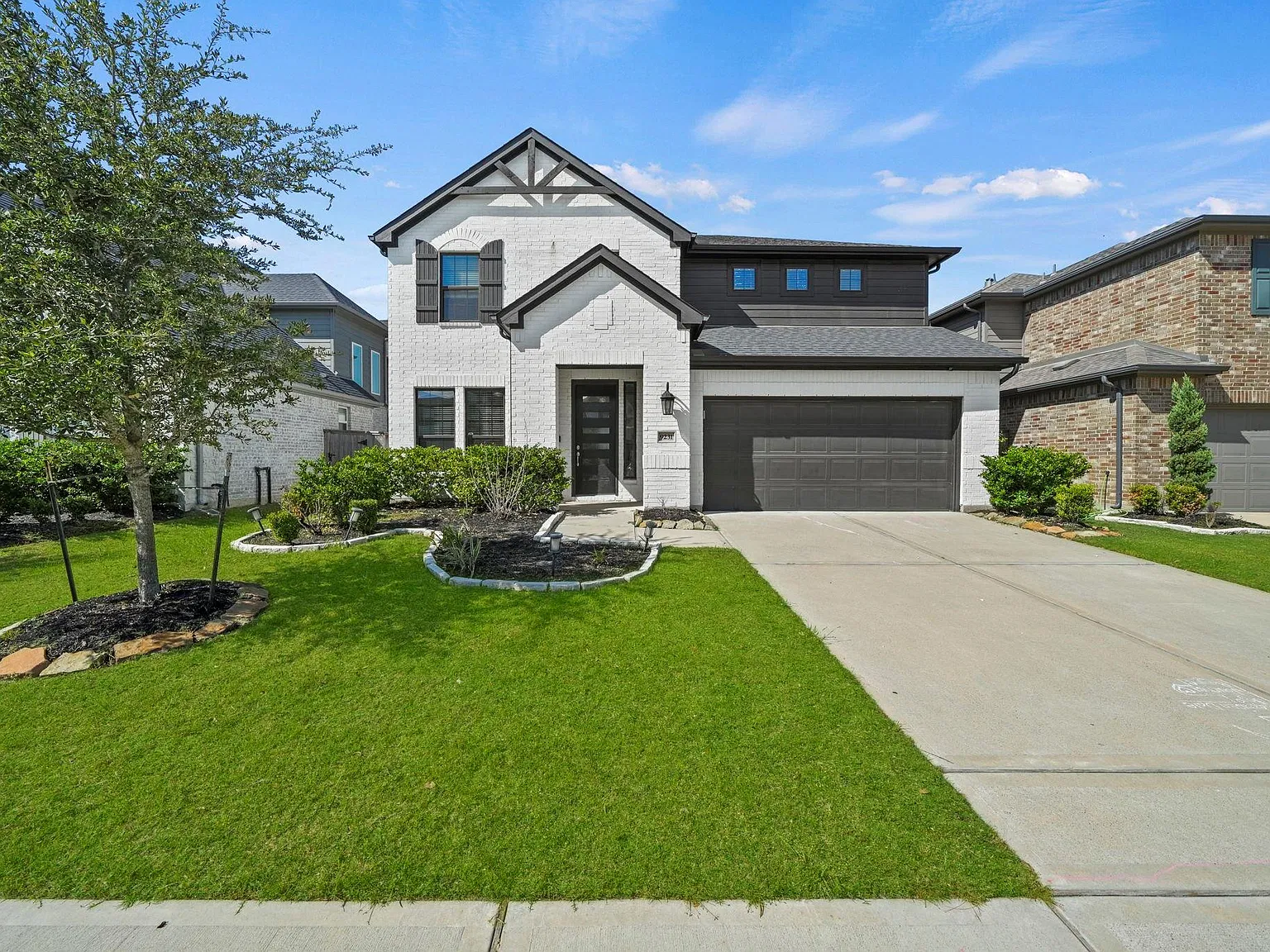 4 bed, 3.5 bath, 2384 sqft, $2,950 — Photo 1