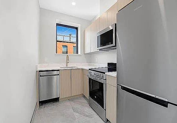 4th image of 637 Quincy St #2AA