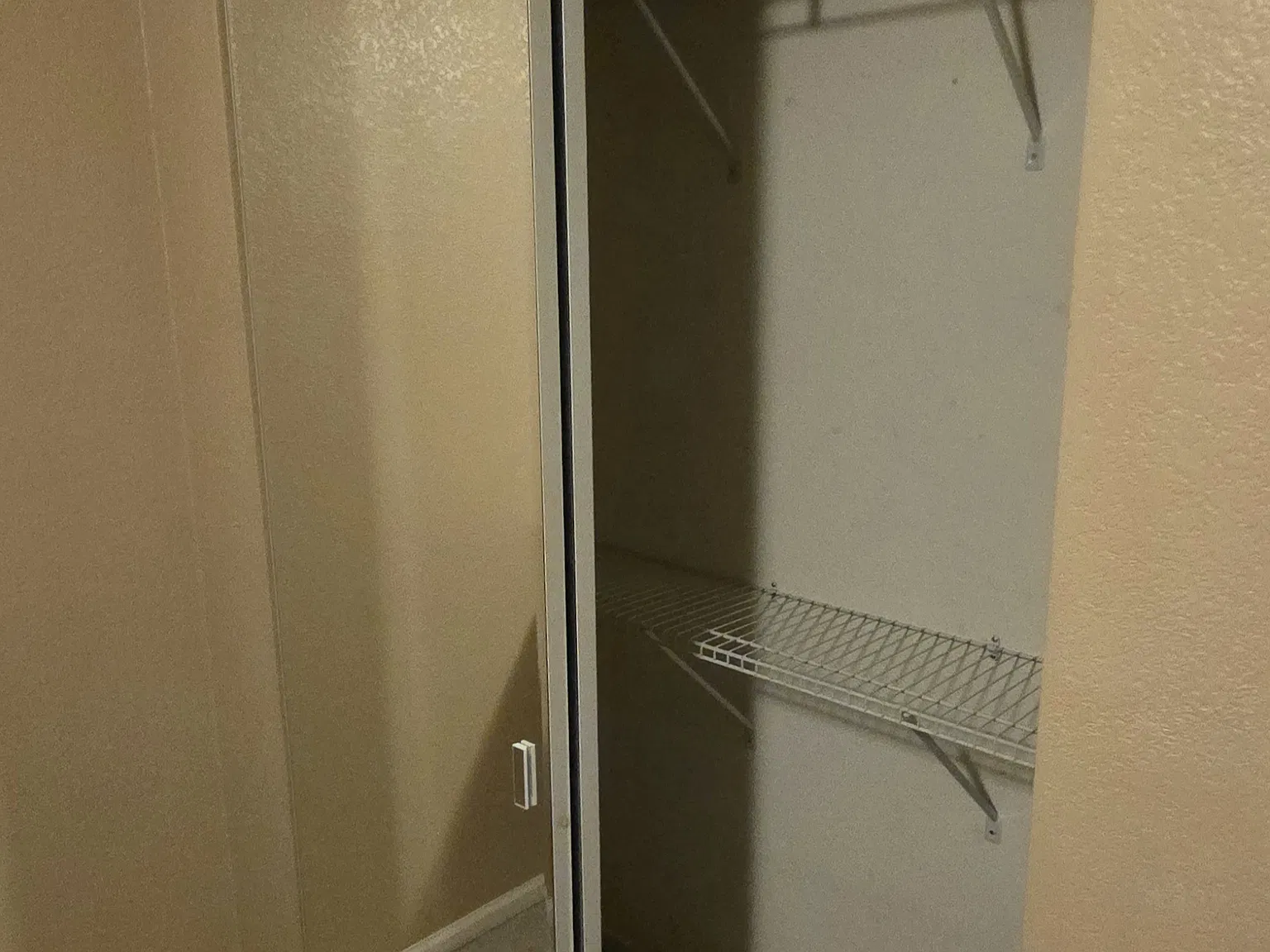 3 bed, 1684 sqft, $900 — Photo 3