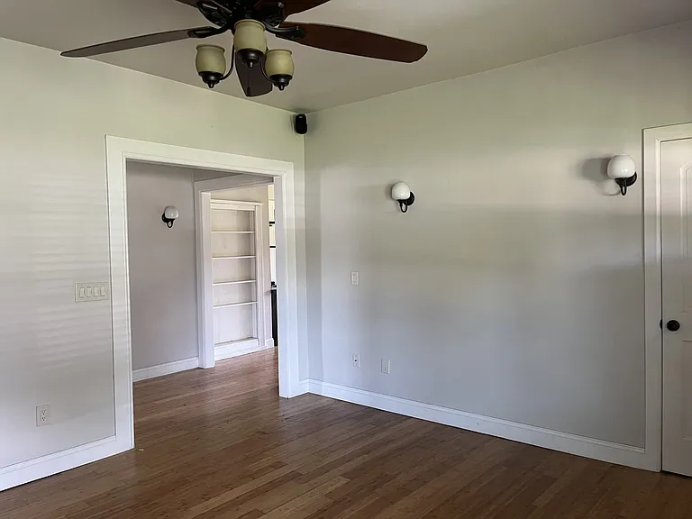 30 E Thatcher St — Photo 2