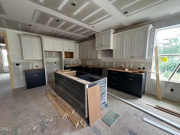 4th image of 1675 Terry Rd