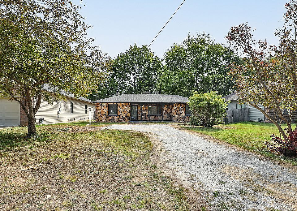 1st image of 1504 S Rogers Ave