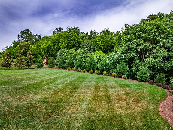5th image of 600 Stone Villa Ln