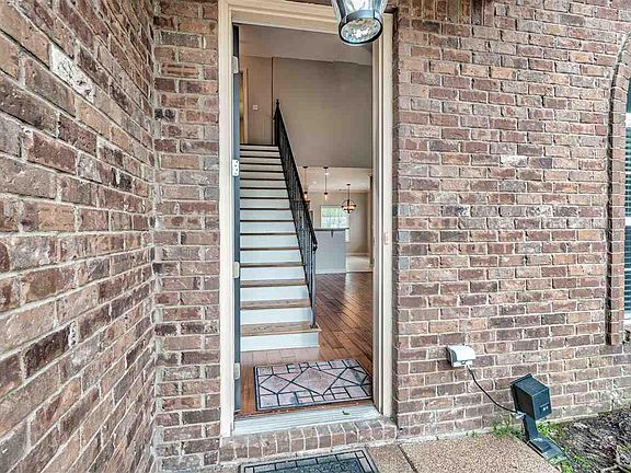 2nd image of 5251 S Newton Oak Cir