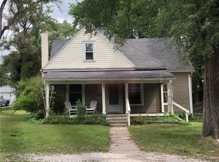 618 E Lexington St, Richmond, MO 64085
