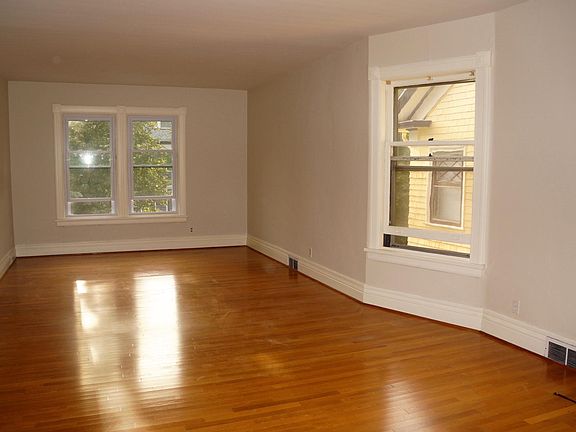 4th image of 198 Ashland Ave