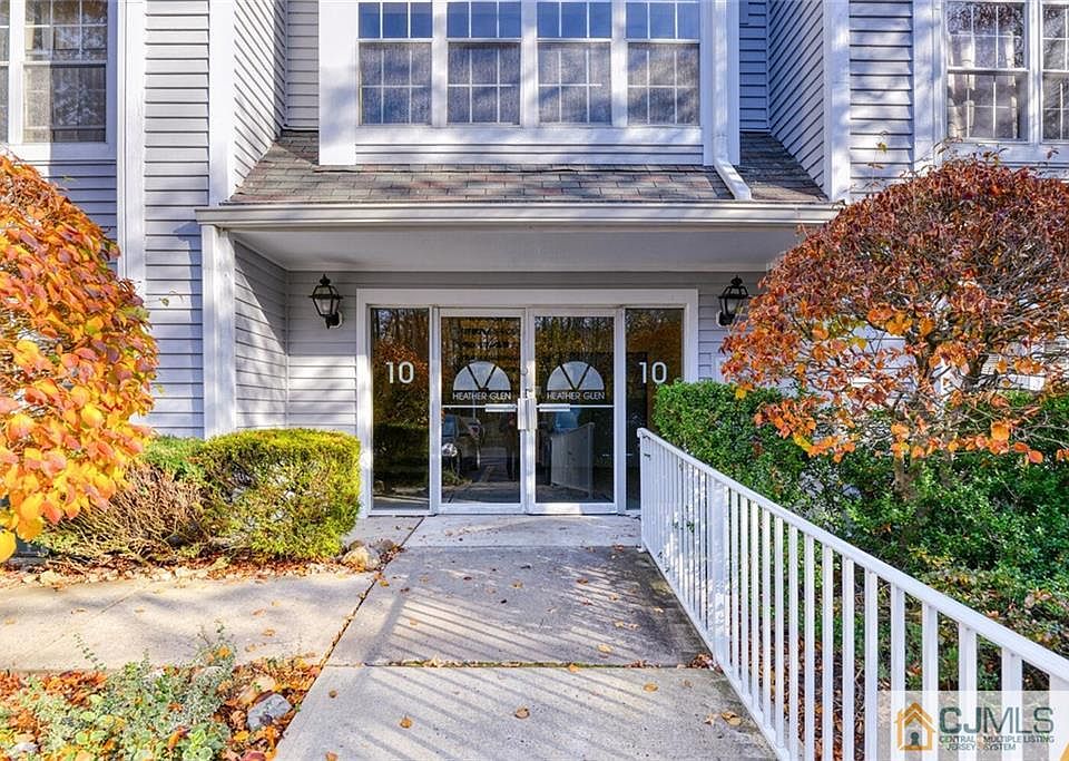 1002 Meadow Ct, Helmetta, NJ 08828 Zillow