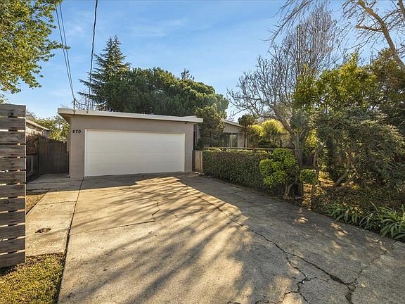 4th image of 670 3rd Ave