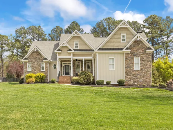 2000 Silverleaf Dr, Youngsville, NC 27596