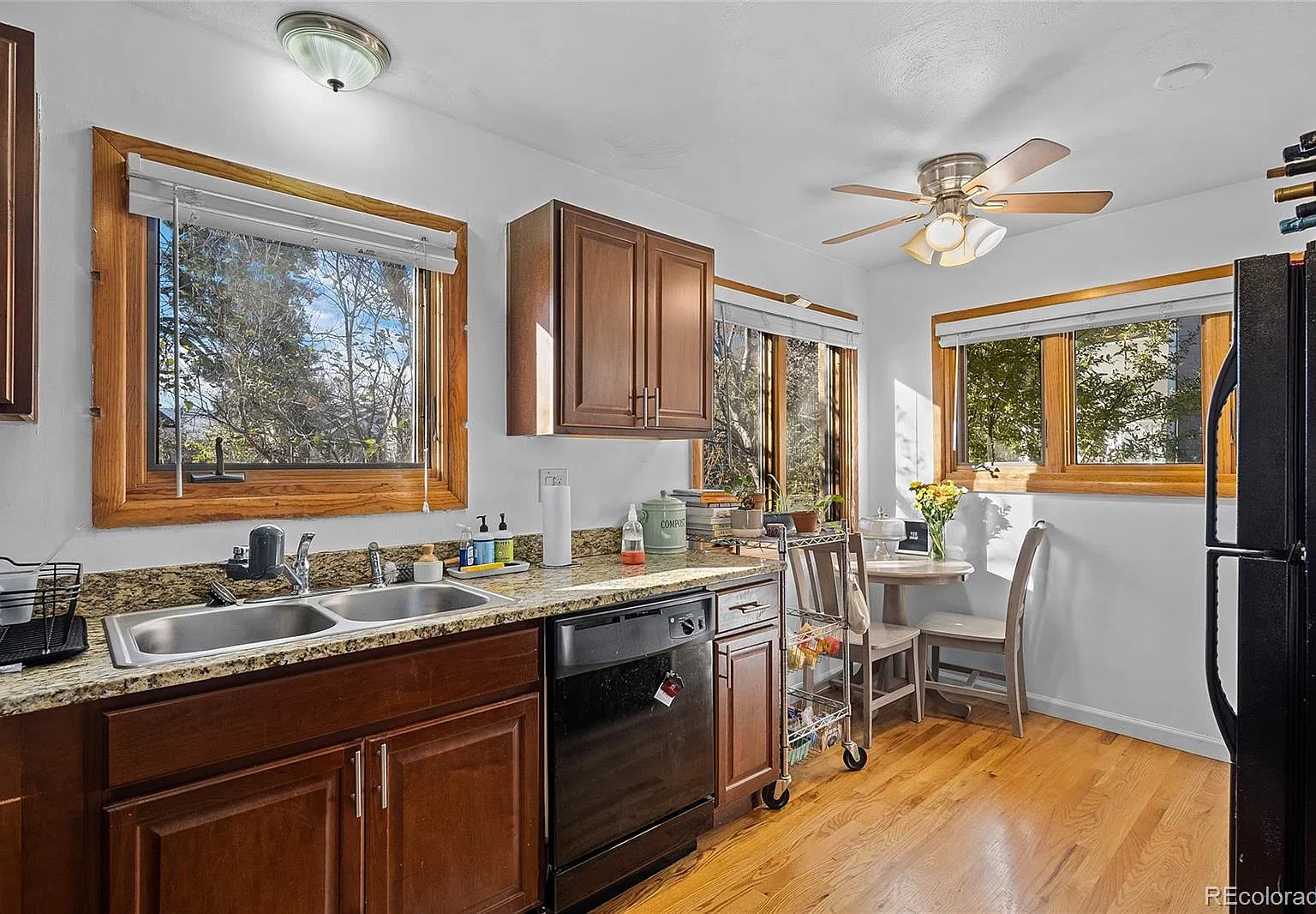 5 bed, 2.0 bath, 2056 sqft, $3,500 — Photo 4