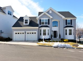 1 Papa Ct, Middletown, NJ 07748
