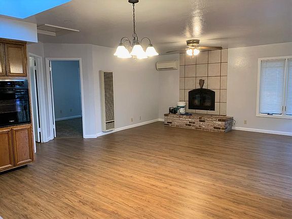 5th image of 21671 Haviland Ave