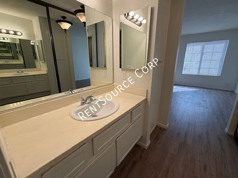 2554 Olive Dr #117 — Photo 17