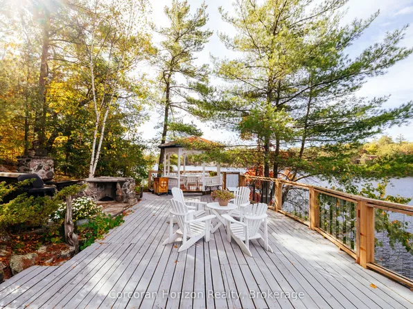 566 Hungry Bay Rd W, Georgian Bay, ON L0K 1S0
