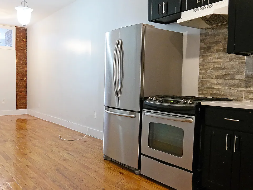 197 Irving Ave #2L