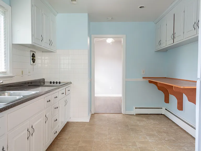 409 Seabury Ave — Photo 6