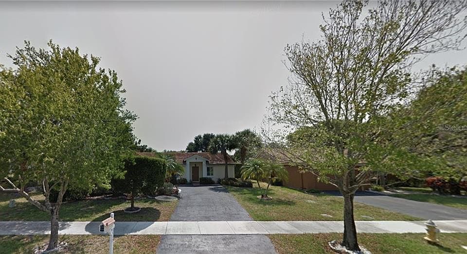 1st image of 5512 NW 41st Ave
