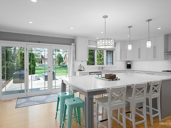 5th image of 1502 Robinhood Ln