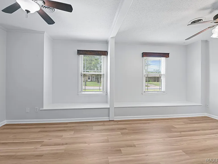 111 Lori St — Photo 31