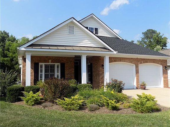 2nd image of 4420 Village Garden Cir
