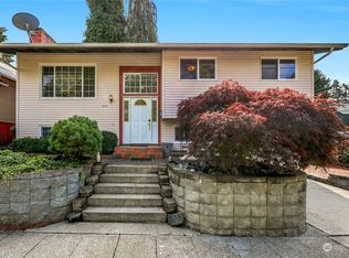 703 N 75th St, Seattle, WA 98103