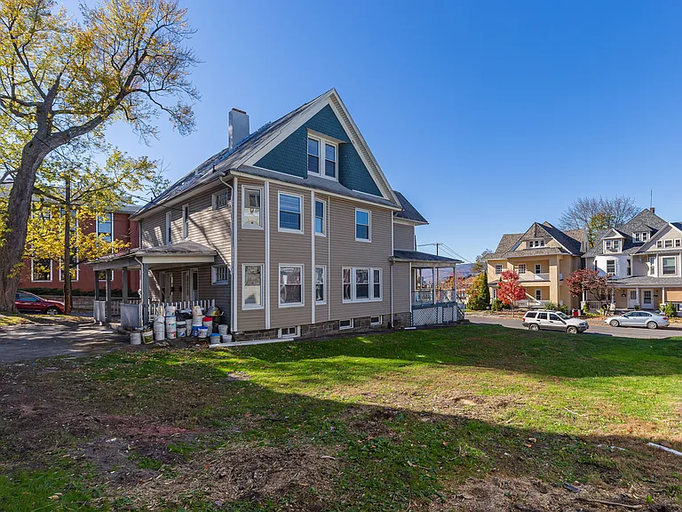 802 Quincy Ave — Photo 53
