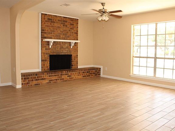 3rd image of 2916 Breckenridge Dr