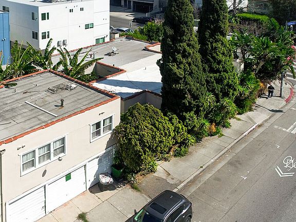 5th image of 1301 N Orange Dr