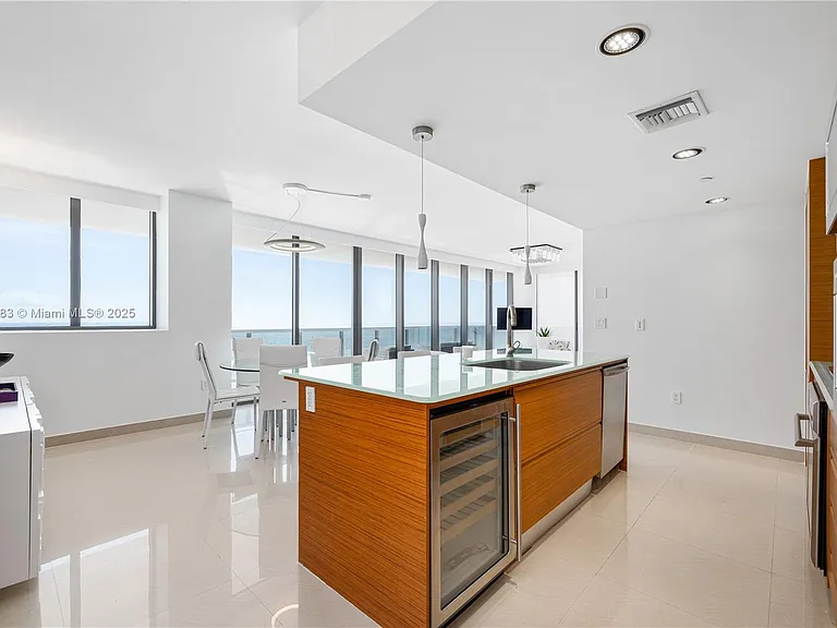 5875 Collins Ave #1202 — Photo 18